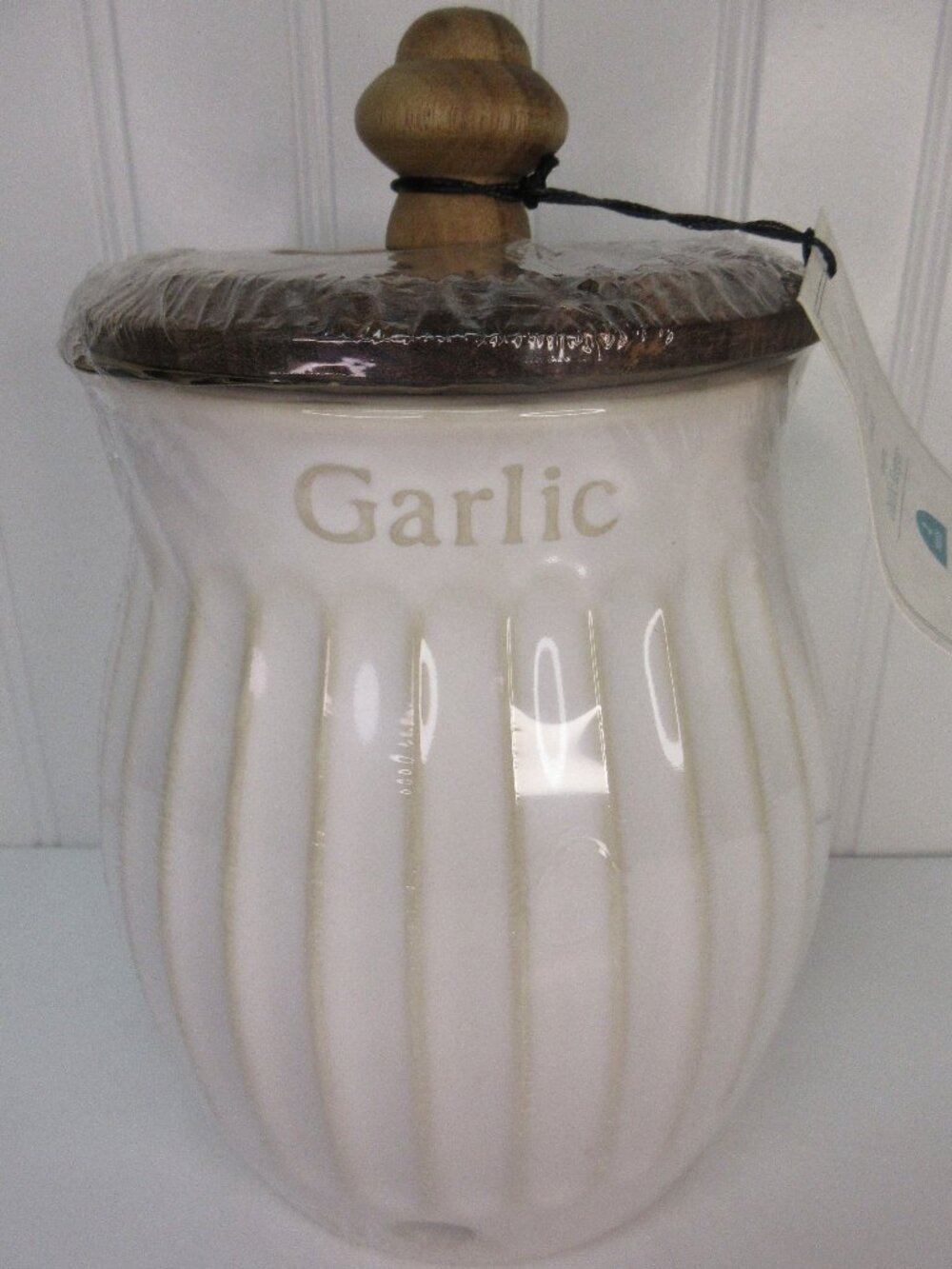Pioneer Woman Colette Garlic Keeper White Stoneware